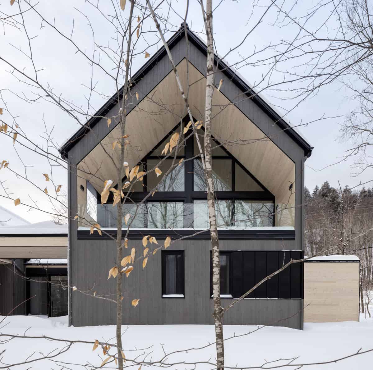 La Frangine Cottage by Bourgeois / Lechasseur architects