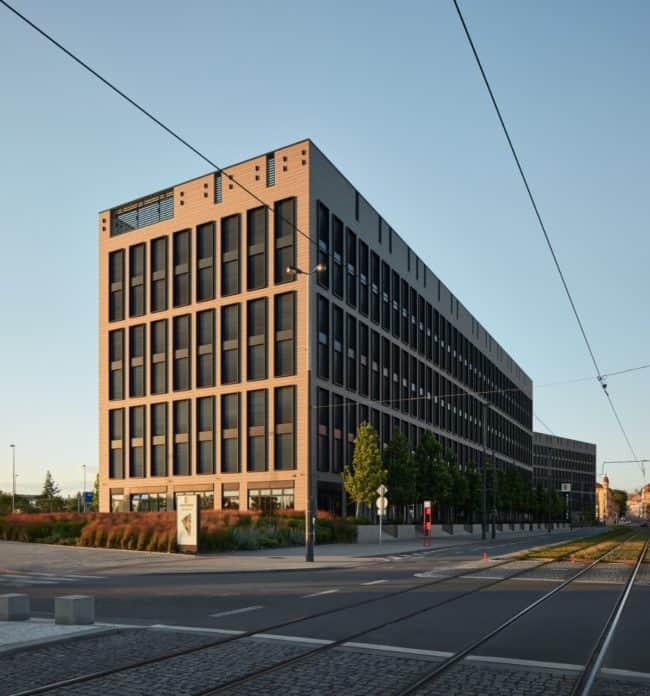 Rustonka Office Complex by CMC Architects