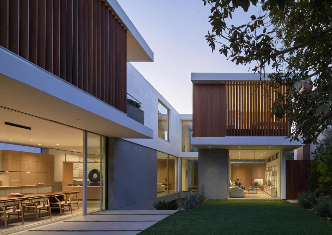 Vertical Courtyard House by Montalba Architects