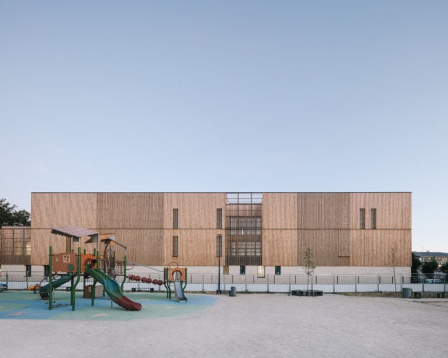 Simone de Beauvoir School – Wooden school