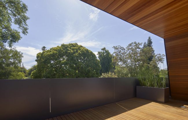 Upper floor deck detail, Edgewood House by Terry & Terry Architecture