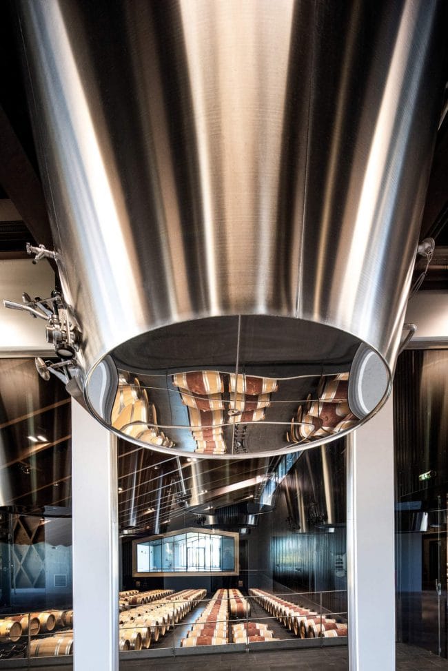 The New Carillon d'Angélus Cellar by Architecte DPLG